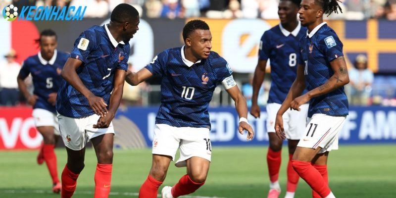 Sơ đồ ra sân của Paraguay vs Pháp